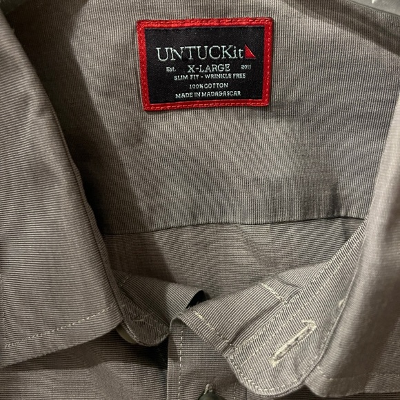 UNTUCKit Button Down Gray Shirt Sz XL EUC - Picture 6 of 6